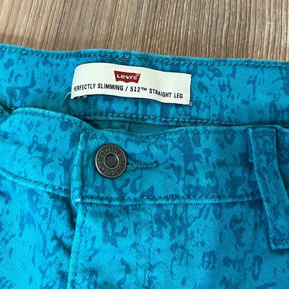 Levi’s Women Perfectly Slimming 512 Straight Leg - Picture 3 of 7
